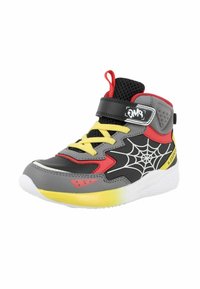 Scarpe sportive high-top con tomaia sintetica grigia, accenti rossi e gialli, design a motivo a rete, rifiniture in mesh nero e cinturino in Velcro.