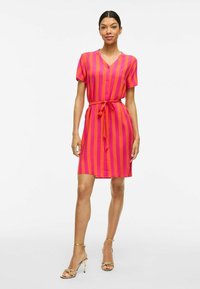 VILA KURZ - Marškininė suknelė - tigerlily