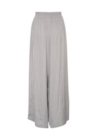 Pantalons larges gris clair en tissu doux, dotés d'une taille élastique et de plis subtils pour un ajustement décontracté.