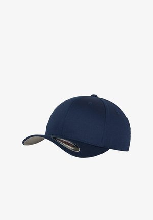 Casquette bleu marine avec un design structuré, visière plate et une sous-couronne gris clair. Elle présente une étiquette de logo sur le côté et des détails de couture sur la couronne.
