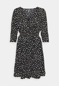 Černé šaty s bílým puntíkatým vzorem, s 3/4 rukávy a přiléhavým pasem. Vyrobeny z lehké látky s jemnou texturou a uvolněným střihem.