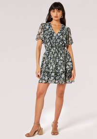 Apricot WATERCOLOUR LAYERED - Freizeitkleid - navy
