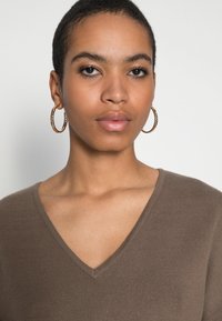 Samsøe Samsøe NIKA V NECK - Camisola - chocolate chip