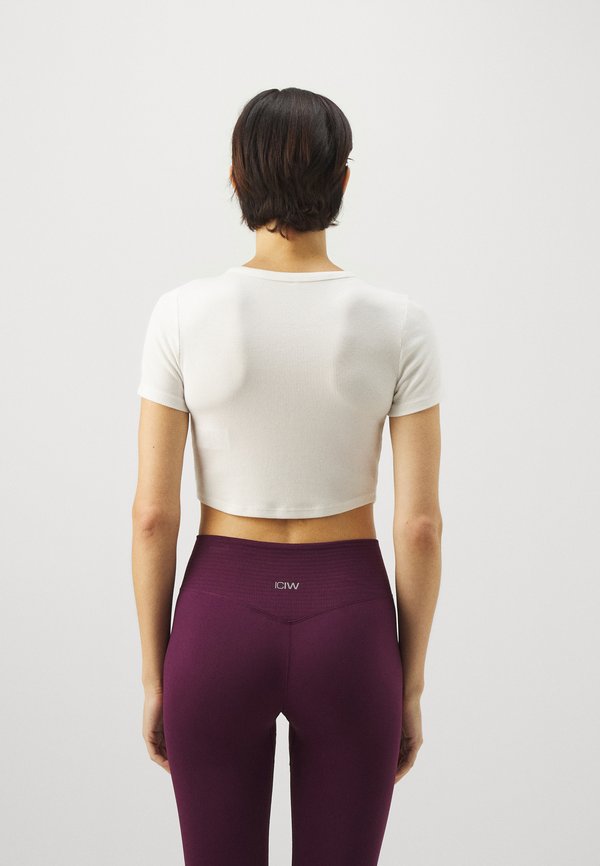 FITTED CROPPED - Basic T-shirt - ivory3