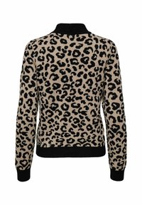 Pull en imprimé léopard beige et noir, avec un col et des poignets côtelés noirs, présentant uneTexture douce et une coupe classique.