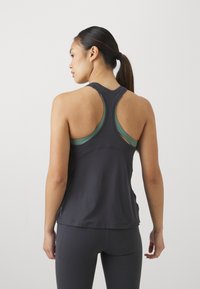 Puma RACERBACK TANK - Topp - flat dark gray/fizzy apple