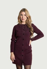 Unausgewählt, bordeaux