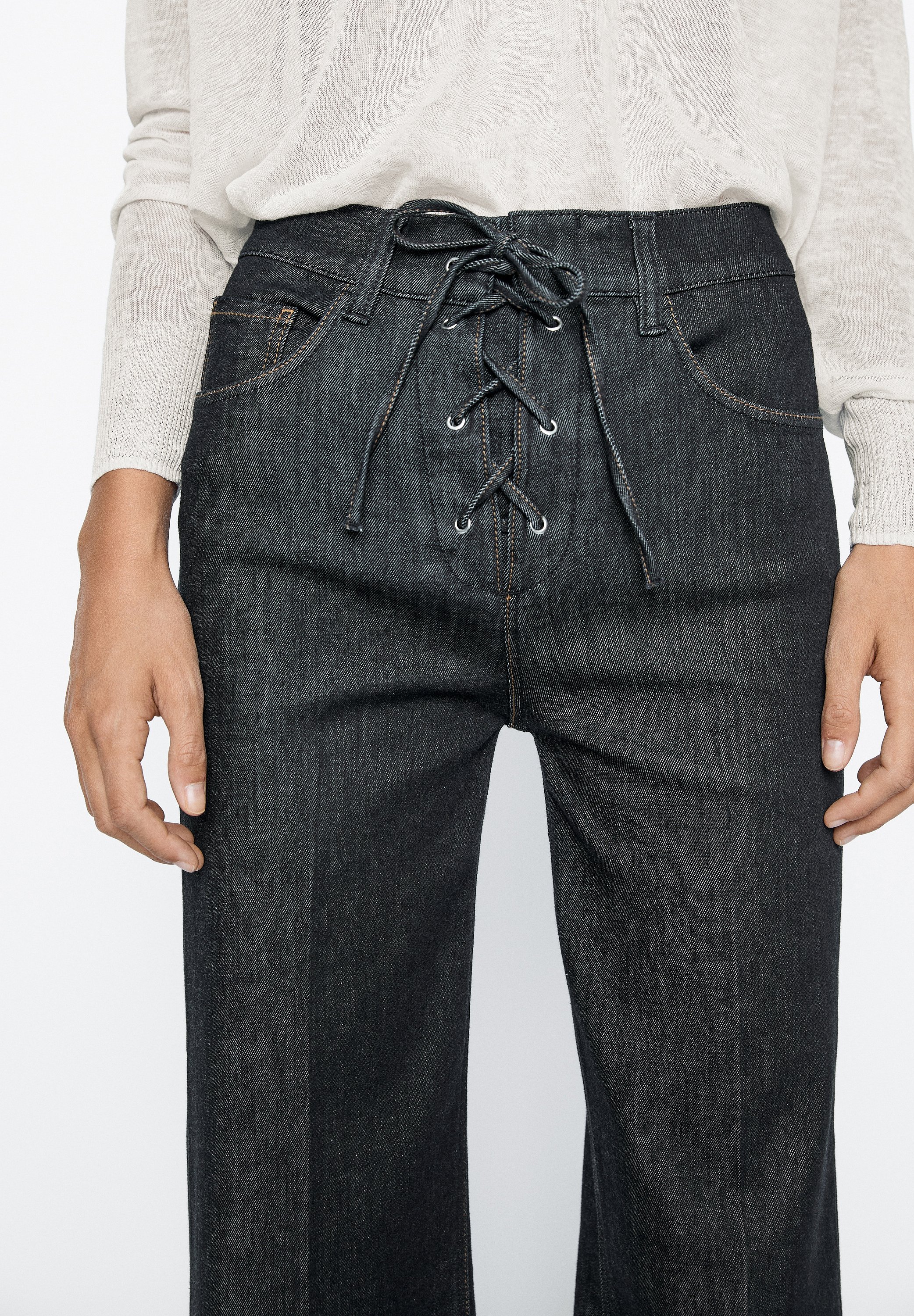 ◆Massimo Dutti◆ Flare jeans with tie detailing Massimo Dutti FLARE FIT WITH LACE-UP DETAIL - Flared Jeans