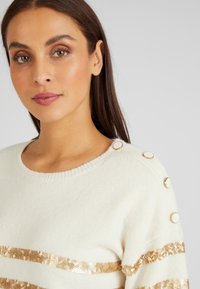 Damart RAYÉ À SEQUINS  - Maglione - ecru rayé