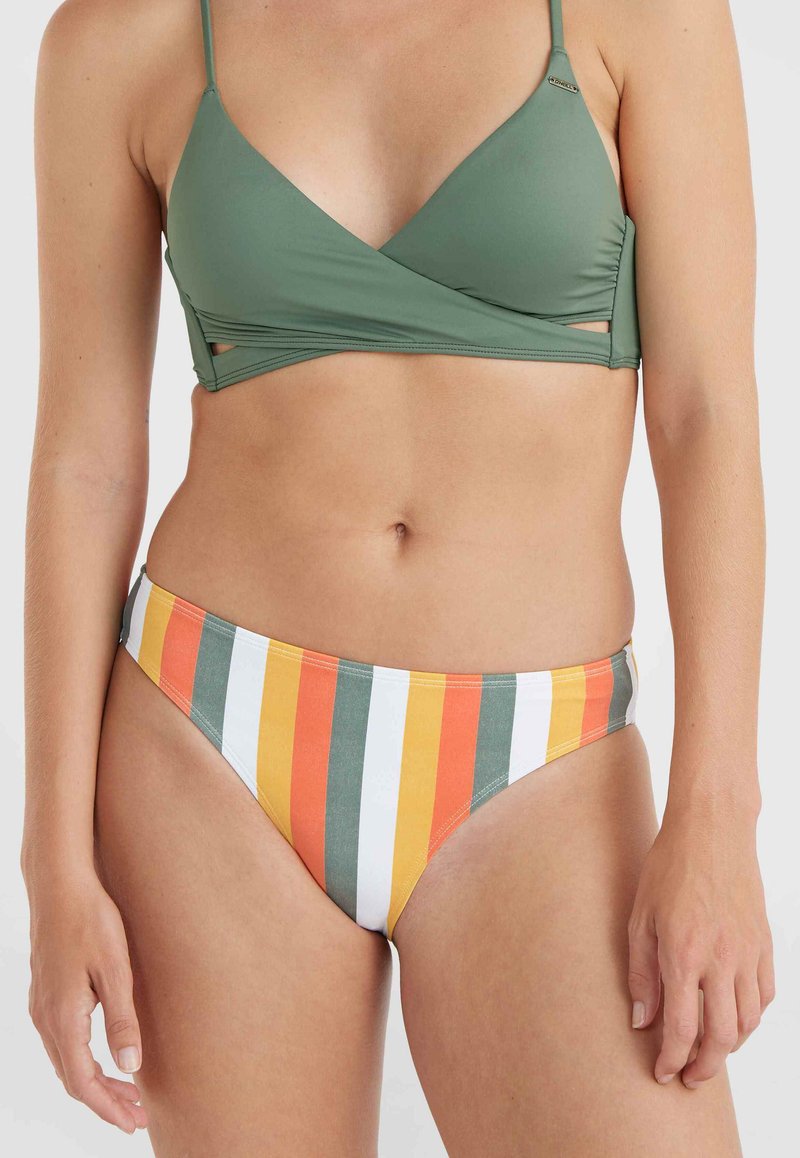 Grön bikinitopp med tunna band, i kombination med underdel med flerfärgade ränder bestående av orange, gult och grönt i vertikala ränder.