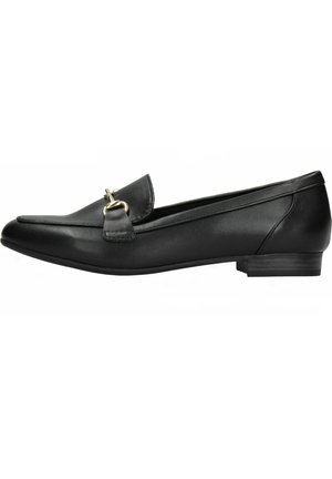 Mocassin en cuir noir à bout pointu, orné de quincaillerie dorée sur le devant, avec un talon bas. Texture lisse avec des coutures minimales.