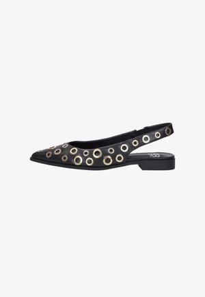 Zwarte leren slingback flats met een spitse neus, gouden oogjes en een lage blokhak. Soepele textuur met een minimalistisch ontwerp.