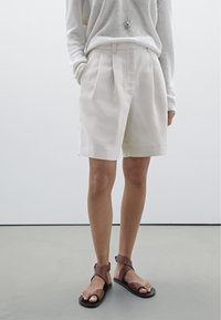 Massimo Dutti - BERMUDA - Shorts - light grey Thumbnail-Bild 1
