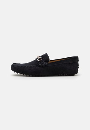 NELSON 16 - Nazouvací boty - navy/rich tan/black