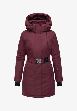 Parka imperméable bordeaux avec un col montant, une capuche réglable, une ceinture à la taille et des poignets élastiques. Comprend des poches latérales et une finition lisse.