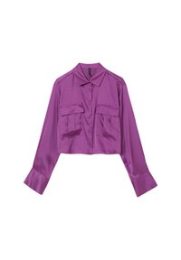 Lila Satin-Croppshirt mit vier Fronttaschen, einer Knopfverschluss, umgeschlagenem Kragen und langen Ärmeln mit breiten Manschetten.