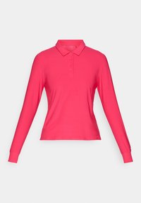 Dlhý rukáv polo tričko v žiarivej ružovej farbe, vyrobené z hladkého materiálu. Obsahuje golier a zapínanie na štyri gombíky, s priliehavými manžetami.