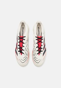 adidas Performance PREDATOR PRO TURF - Fodboldstøvler til kunstgræs - off white/core black/pure ruby