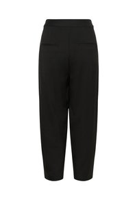 Mustad püksid lõdva lõikega, sileda kangaga, keskpikkuse ja kahe tagataskuga. Lihtne disain, ilma nähtava riistvarata.