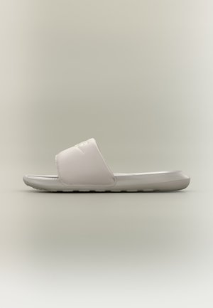 Nike Sportswear, NIKE VICTORI ONE SLIDE UNISEX - Pantolette flach - moon particle/light orewood brown