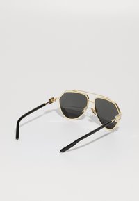 Vybrané, gold-coloured