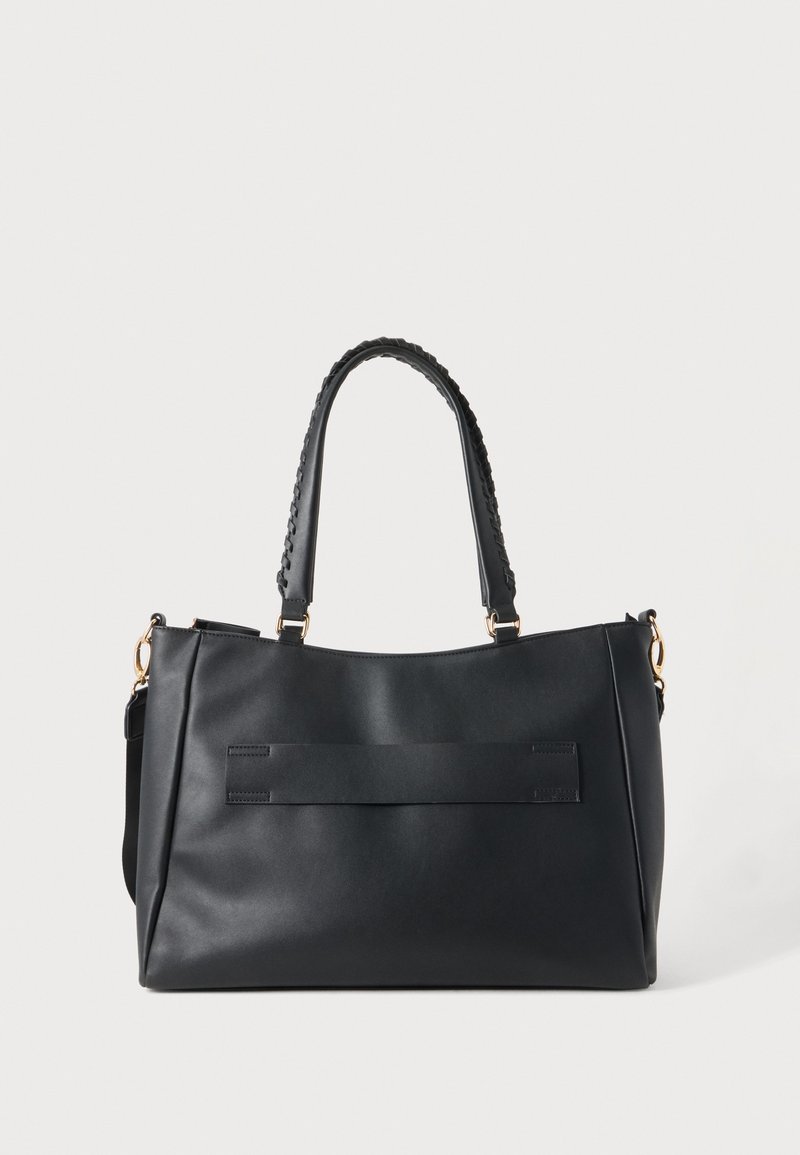 Sac à main rectangulaire noir avec poignées tressées, ferrures dorées et une sangle horizontale externe en cuir lisse.