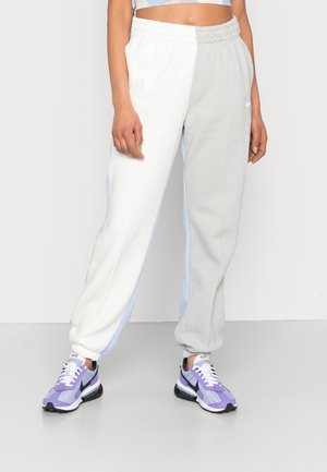 PANT TREND - Tracksuit bottoms - sail