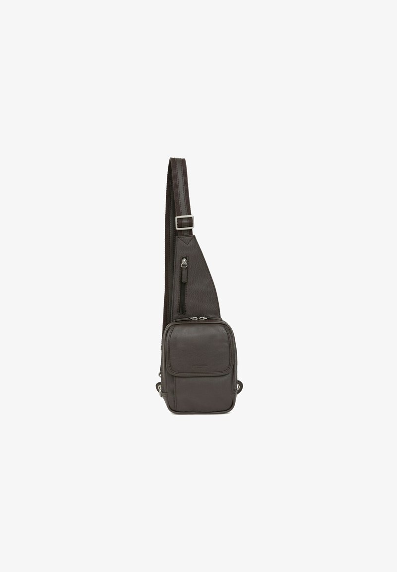 Borsa a tracolla in pelle nera con tasca frontale con zip, tracolla regolabile e finitura strutturata. Forma rettangolare compatta.