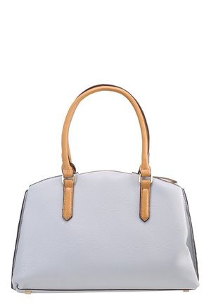 Sac à main gris clair texturé avec deux poignées en cuir beige et une forme rectangulaire structurée sur fond blanc.