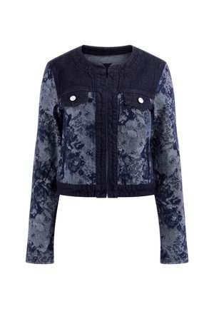 Kratka denimska jakna, ki vključuje temno modro blago, cvetlični vzorec spredaj, enobarvne temne rokave, dve žepni torbici na prsih in srebrne gumbe.