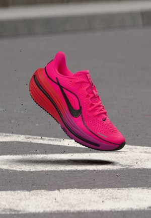 Nike Performance, AIR WINFLO 12 - Chaussures de running sur route - hyper pink/black/laser crimson