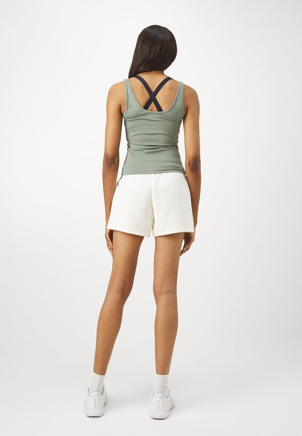 ESSENTIAL  - Sports shorts - egret3