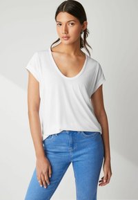 Next - PREMIUM RICH SHORT SLEEVE SCOOP NECK REGULAR FIT - Basic póló - white Miniatűr kép 1