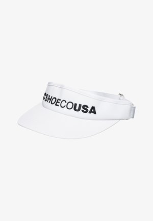 Weißer Visor-Hut mit schwarzem gesticktem Text "CSHOECOUSA" auf der Vorderseite, gestaltet mit einem gebogenen Schirm und verstellbarem Hinterriemen.