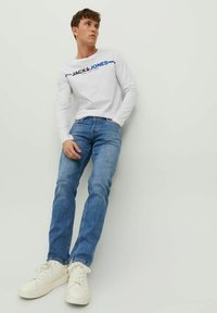 Jack & Jones Džínsy s rovným strihom - blue denim