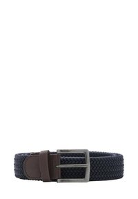 Ceinture tissée navy avec des accents en cuir marron, dotée d'une boucle en métal argenté. Motif tissé texturé sur toute la ceinture.