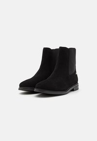 Tommy Hilfiger FLAG LOW CHELSEA - Botines - black