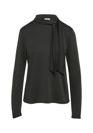 Czarna bluzka z długim rękawem z drapowanym detalem w okolicy dekoltu. Wykonana z gładkiego materiału, o dopasowanym kroju i okrągłym dole.