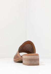 Tamaris SLIDES - Mules - cognac