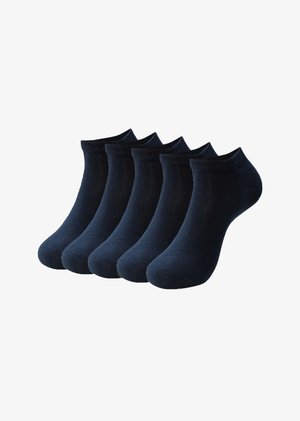 Cinque paia di calzini alla caviglia di colore blu scuro, realizzati in un tessuto liscio ed elastico con un classico bordo a costine e punta rinforzata.