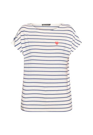 Valkoinen lyhythihainen paita, jossa ohuet siniset vaakaraitoja ja pieni punainen sydän vasemman rinnan kohdalla.