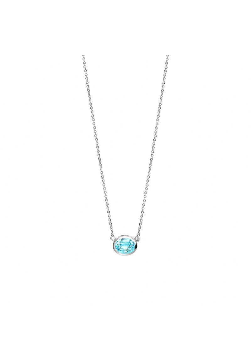 Collana in argento con ciondolo ovale di pietra azzurro chiaro incastonato in una finitura lucida, accompagnata da una catena sottile e testurizzata.