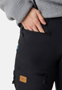 Thumbnail Image 4