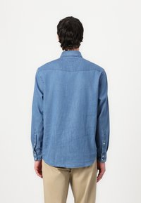 Tommy Hilfiger LIGHT WEIGHT WESTERN SHIRT UNISEX - Chemisier - light blue denim