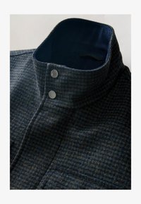 Pasirinkta, navy dogtooth