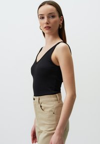 Jimmy Key V NECK SLEEVELESS - Top - black