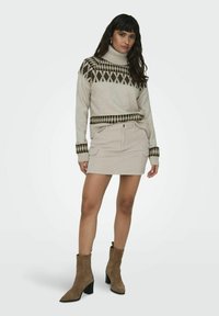 ONLY ROLLKRAGEN - Strickpullover - moonbeam