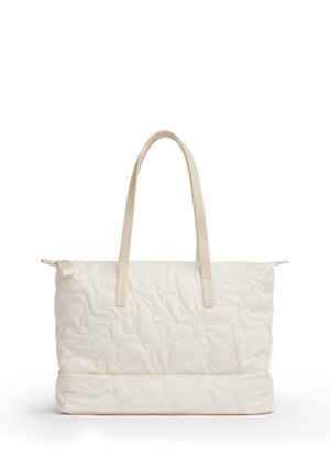 Borsa a tracolla trapuntata color crema con manici lunghi e vano inferiore con cerniera, mostrata su sfondo bianco.
