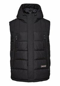 Svart vadderad väst med huva, med vertikala quiltade sektioner, två fickor med dragkedja på sidorna och en hög krage för extra värme.