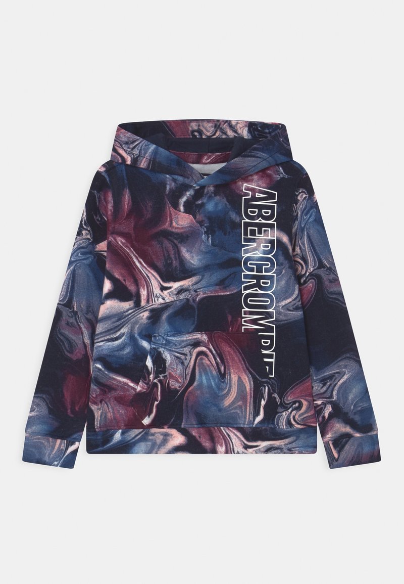Mikina s kapucí v točeném mramorovém vzoru námořnické modři, vínové a světle modré, s velkým bílým nápisem "ABERCROMBIE" na přední straně.